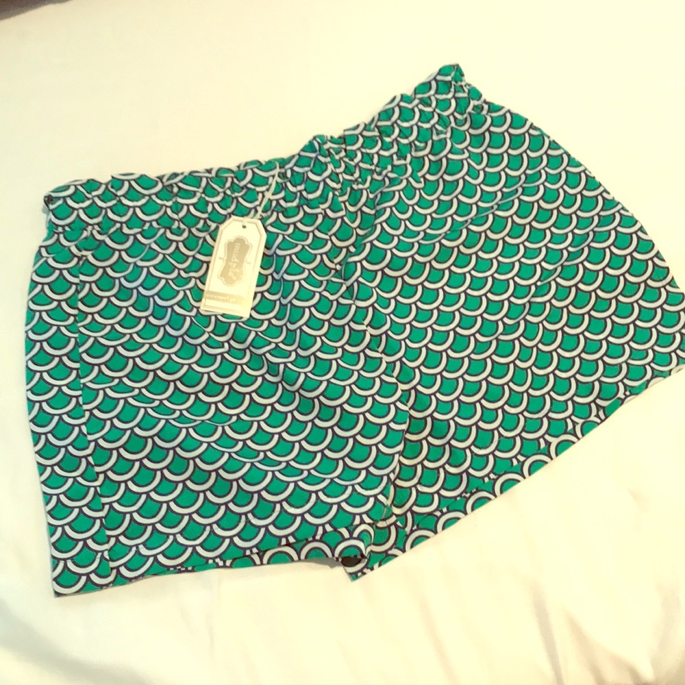 Mudpie Delaney Shorts with scallops